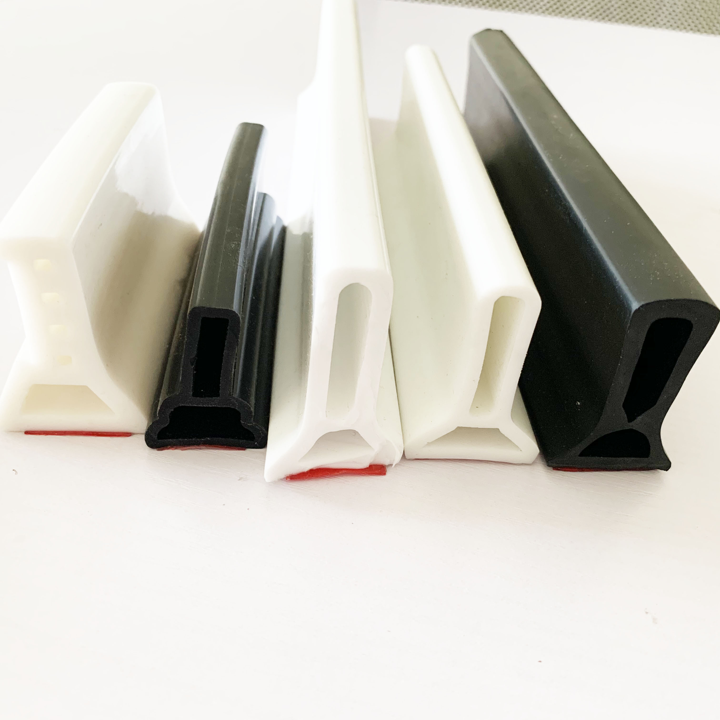 Water Stopper Silicone Seal Strip Foldable Shower Threshold Dam for Kitchen and Bathroom Barrier