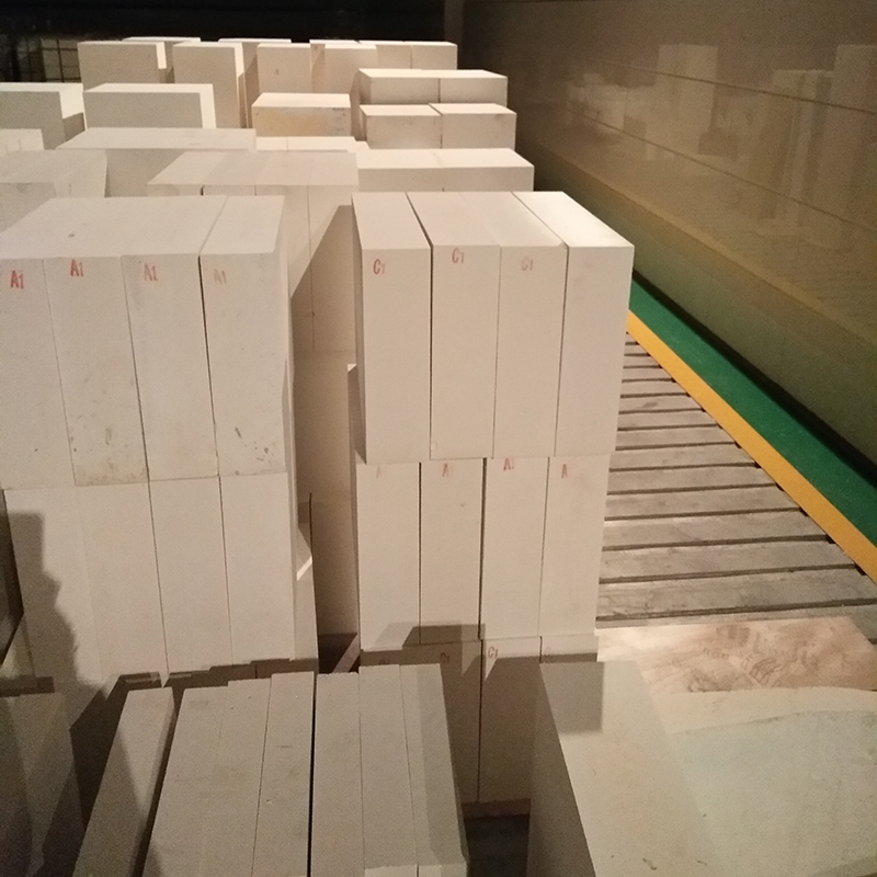 16% SiO2 Content AZS Zirconia Corundum Brick for Glass Melting Furnaces in Henan