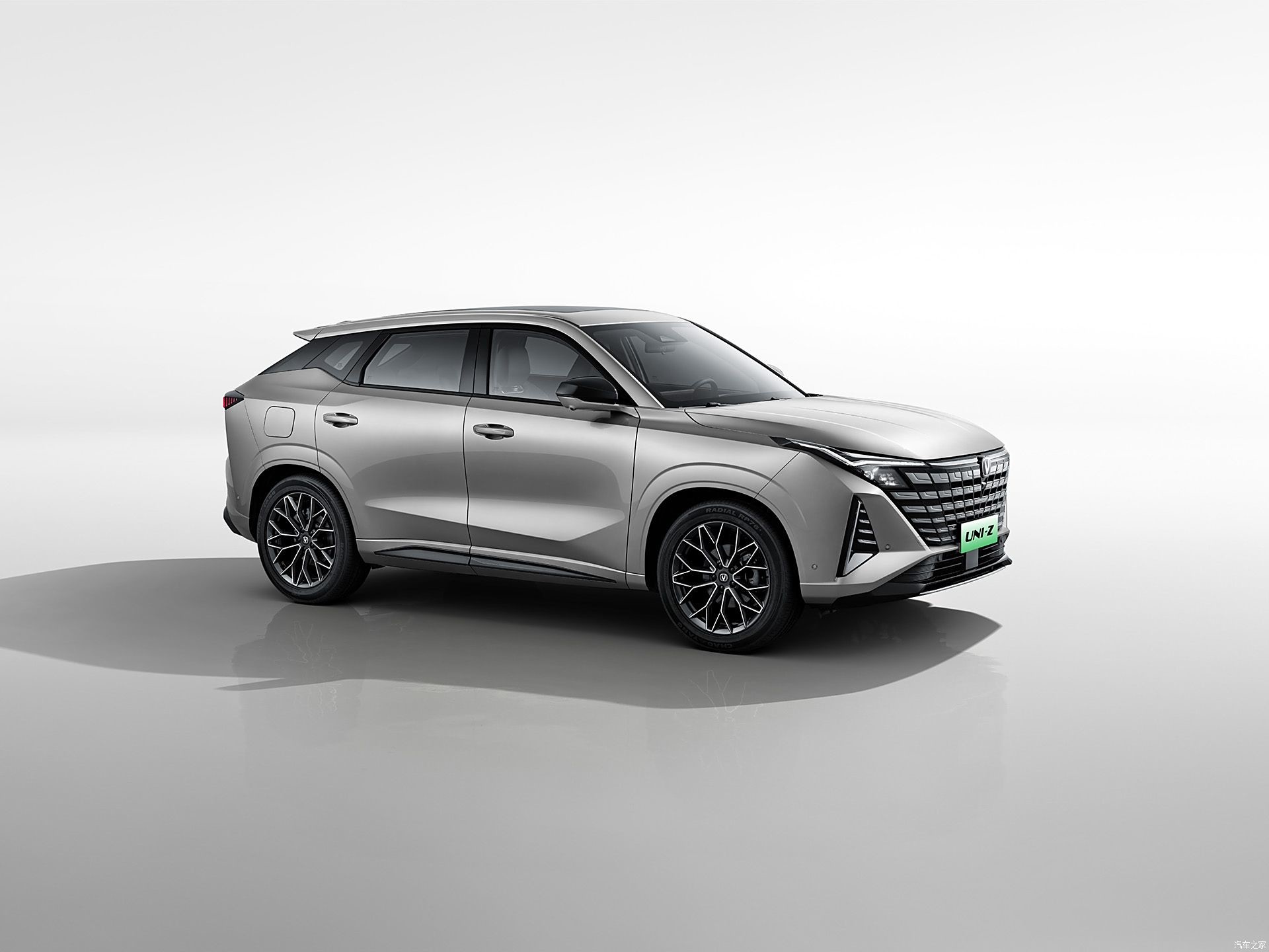 Changan UNI-Z Compact Plug-in Hybrid SUV CLTC Reaches 1200KM!