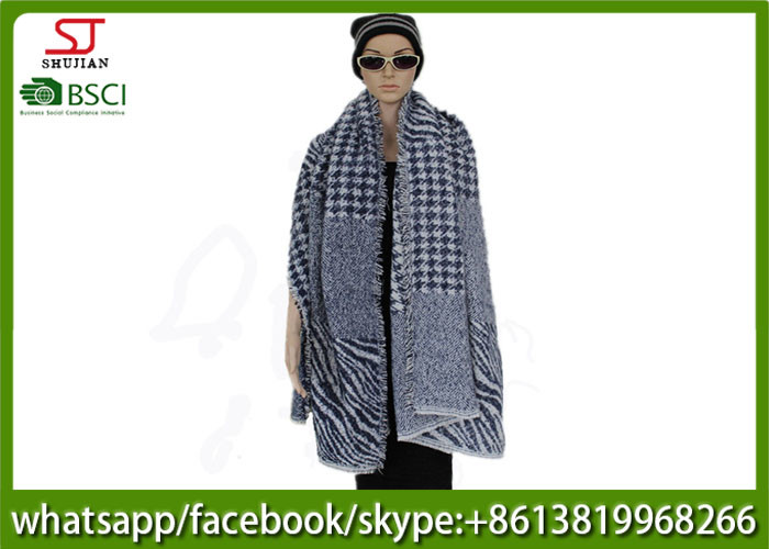 420g 200*78cm 100%Acrylic Woven Houndstooth Jacquard Poncho factory keep warm fashion swallow grid scarf