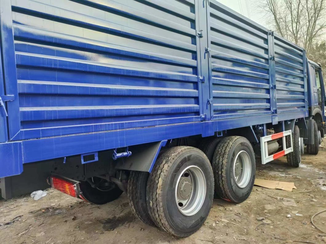 Sinotruck HOWO blue 8*4 Box Truck Secondhand Truck 10tires