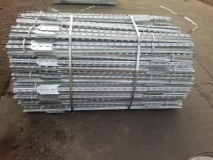 China 1.33lb/ft Galvanized Field Steel Studded T Post wholesale
