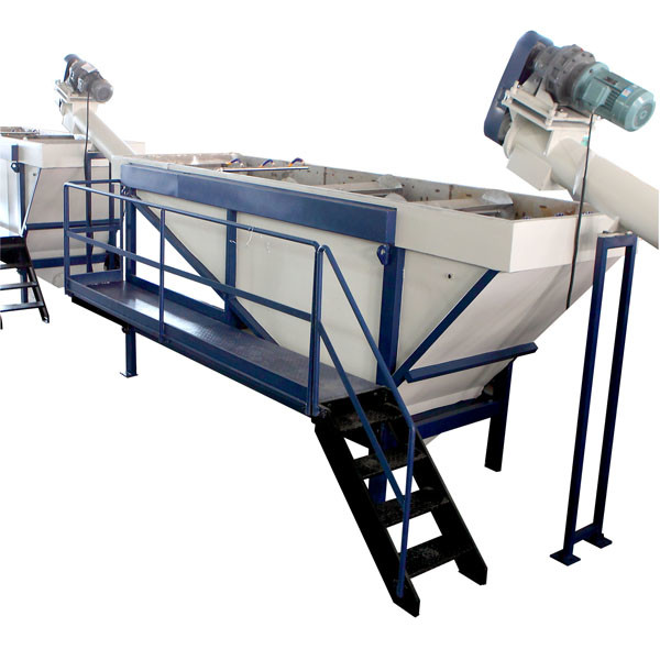 Streamlined PET Bottle Washing Line 490kw Industrial Plastic Recycling Machine 500 - 3000kg/H