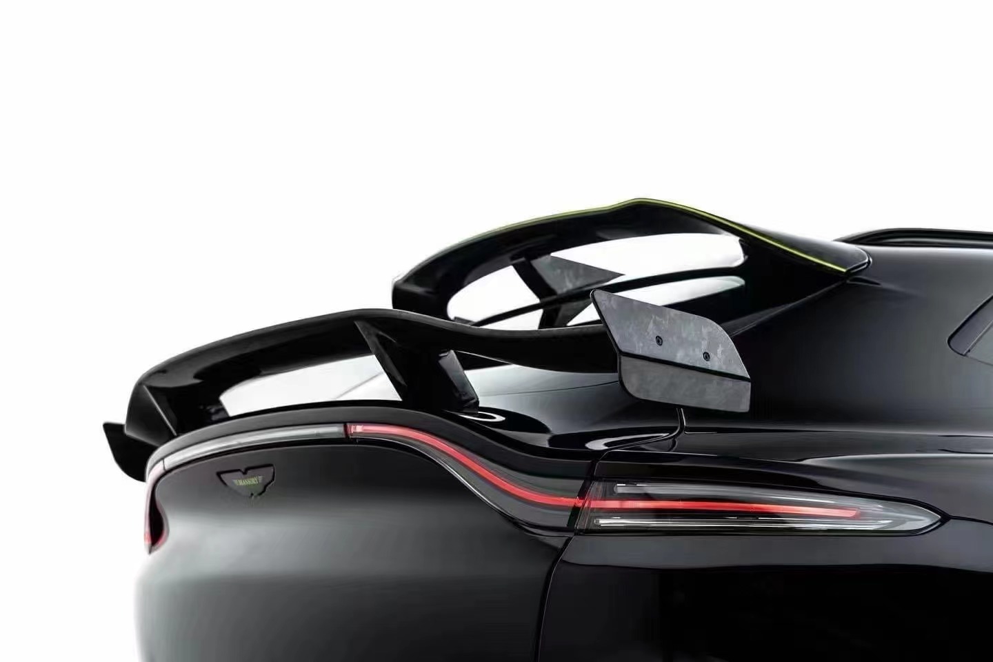 Bright Black Aston Martin Body Kit DBX MSY Style Carbon Fiber Spoiler Wing