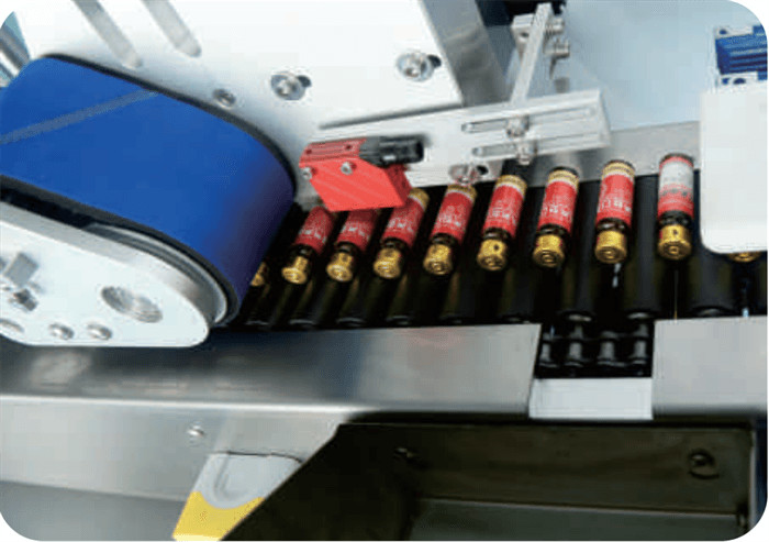 High Speed Labeling Machine With Zero Waste Adaptive Technology For Bottles, Vials And Tubes