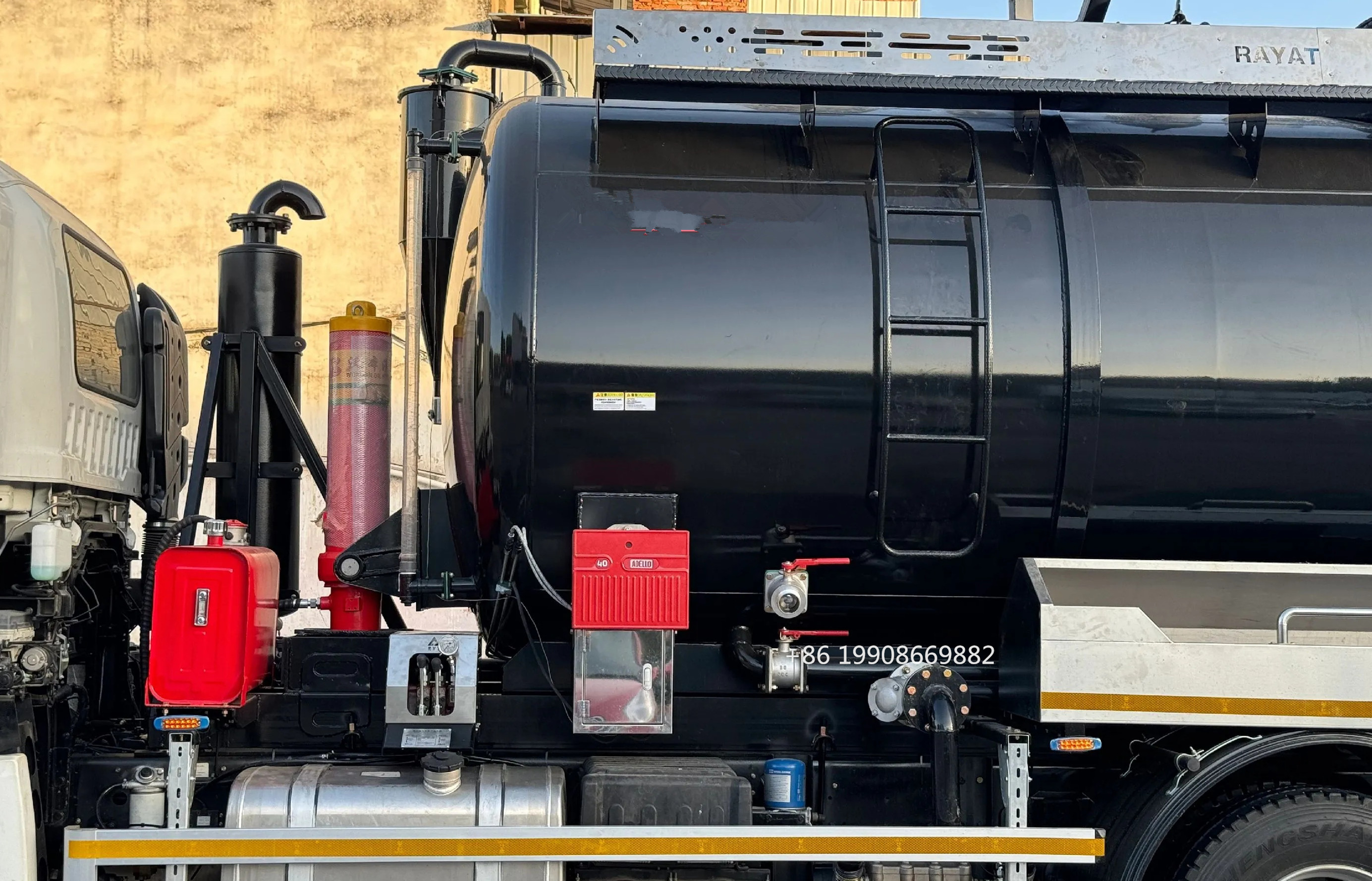 ISUZU 4x2 Driver 10000L Sewage Suction Truck with Vacuum Pump for Sucking Waste Water Vacuum Sewer Tanker Suction Truck