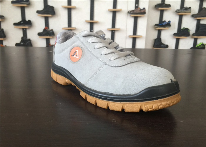 Genuine Cow Leather Rubber Safety Shoes Heat Resistant With Compound Material