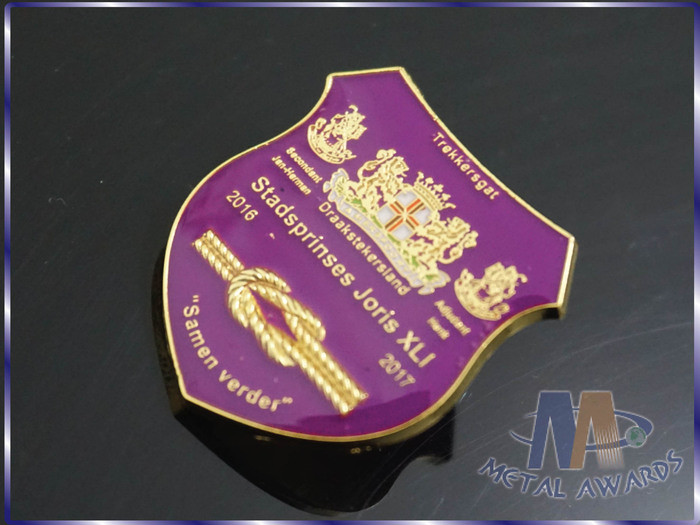 Customizable Business Lapel Pin Badges With Coverd Epoxy Shiny Silver Plating