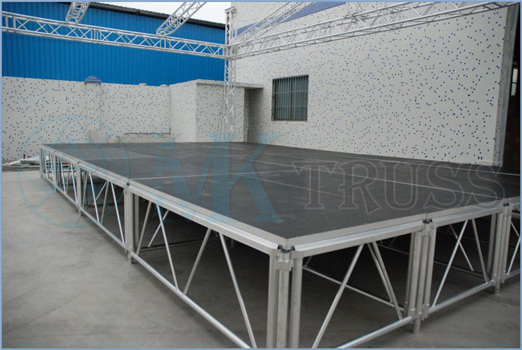 18mm Plywood or 18mm Tempered Glass Triangle Portable Stage Platform for Truss Display