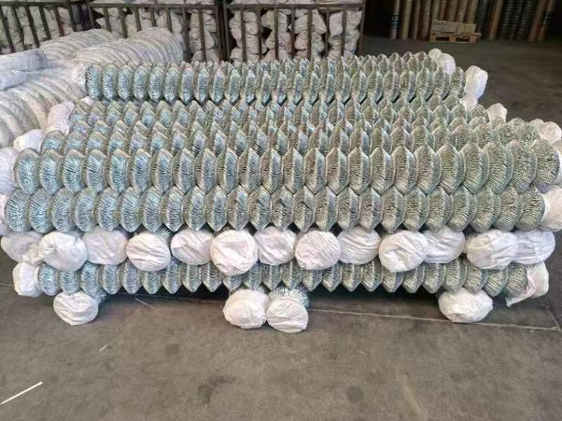 Wholesale Price Diamond Hole Chain Link Mesh Rolls Garden Chain Link Fence For Garden Decoration