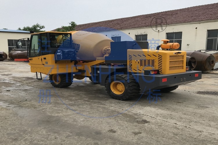 1.6cbm Self Loading Concrete Mixer Truck Ready Mix Air Pressure Water Supply
