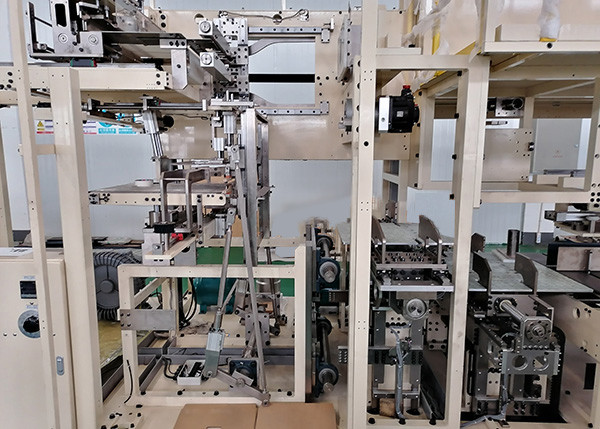 Horizontal Baby Diaper Wrapping Packing Machine Full Automatic Easy Maintenance