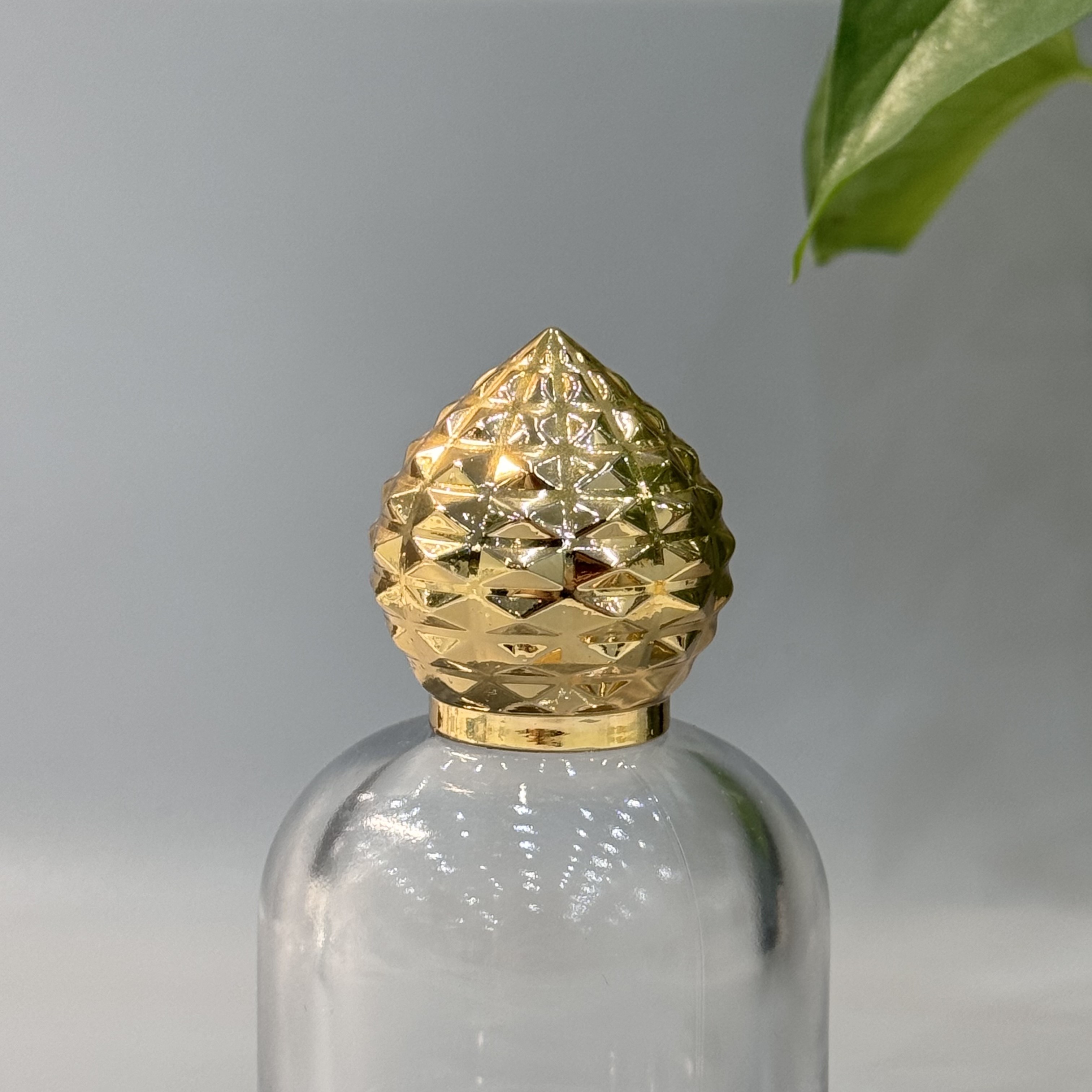 Customizable Gold Color Zinc Alloy Zamak Perfume Caps for Durable and Elegant Fragrance Packaging