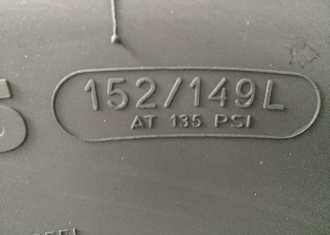 Block Pattern 12R22.5 Commercial Truck Tires , Wide Truck Tires 22 Inch Rim Dia