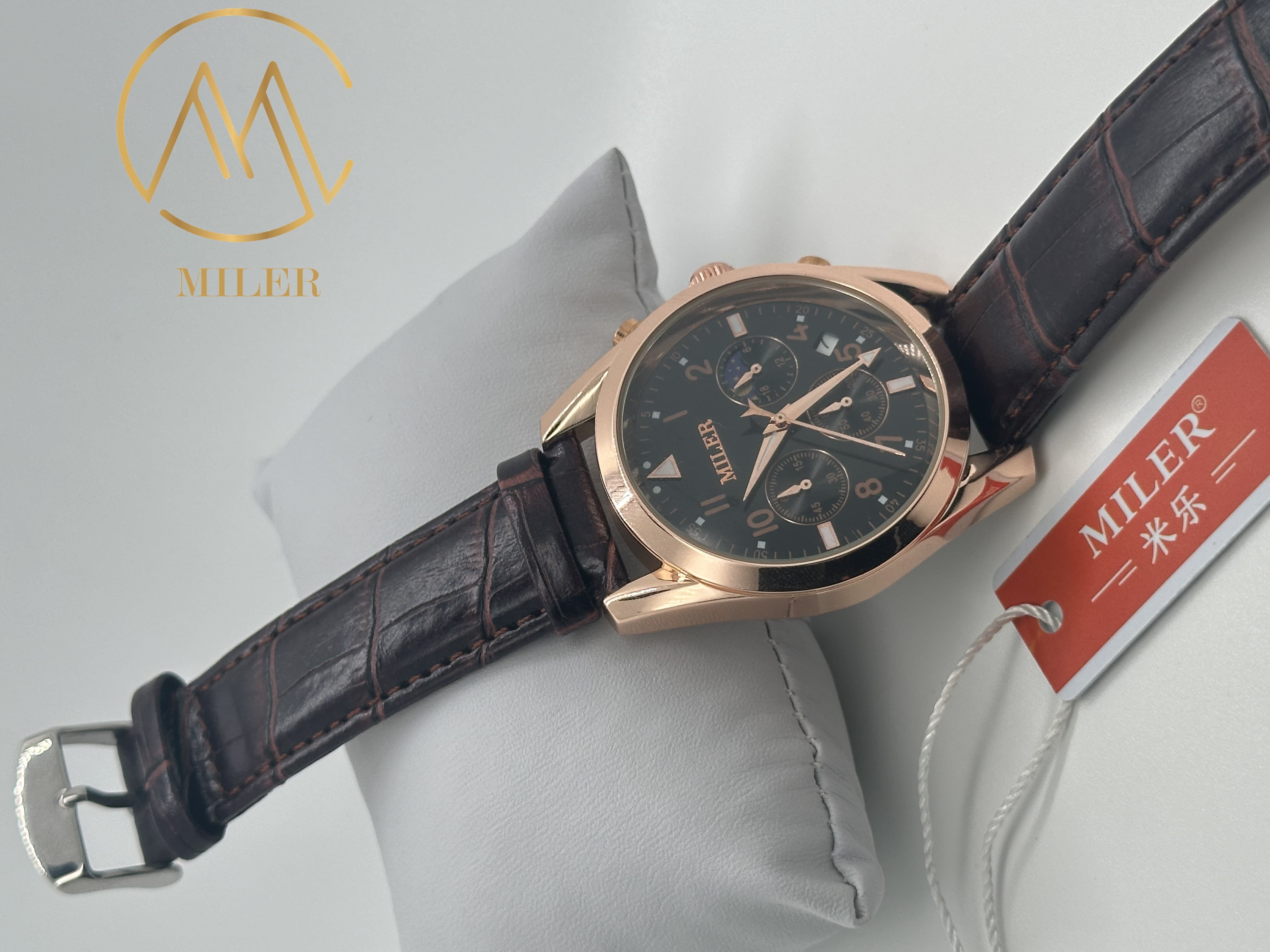 30 Meters Stylish Water Resistant Quartz Wrist Watch Engraved Logo Leather Strap Quartz Watch