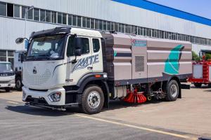 China HOWO 8cbm Mobile Street Cleaning Truck , Vacuum Road Sweeper Vehicle wholesale