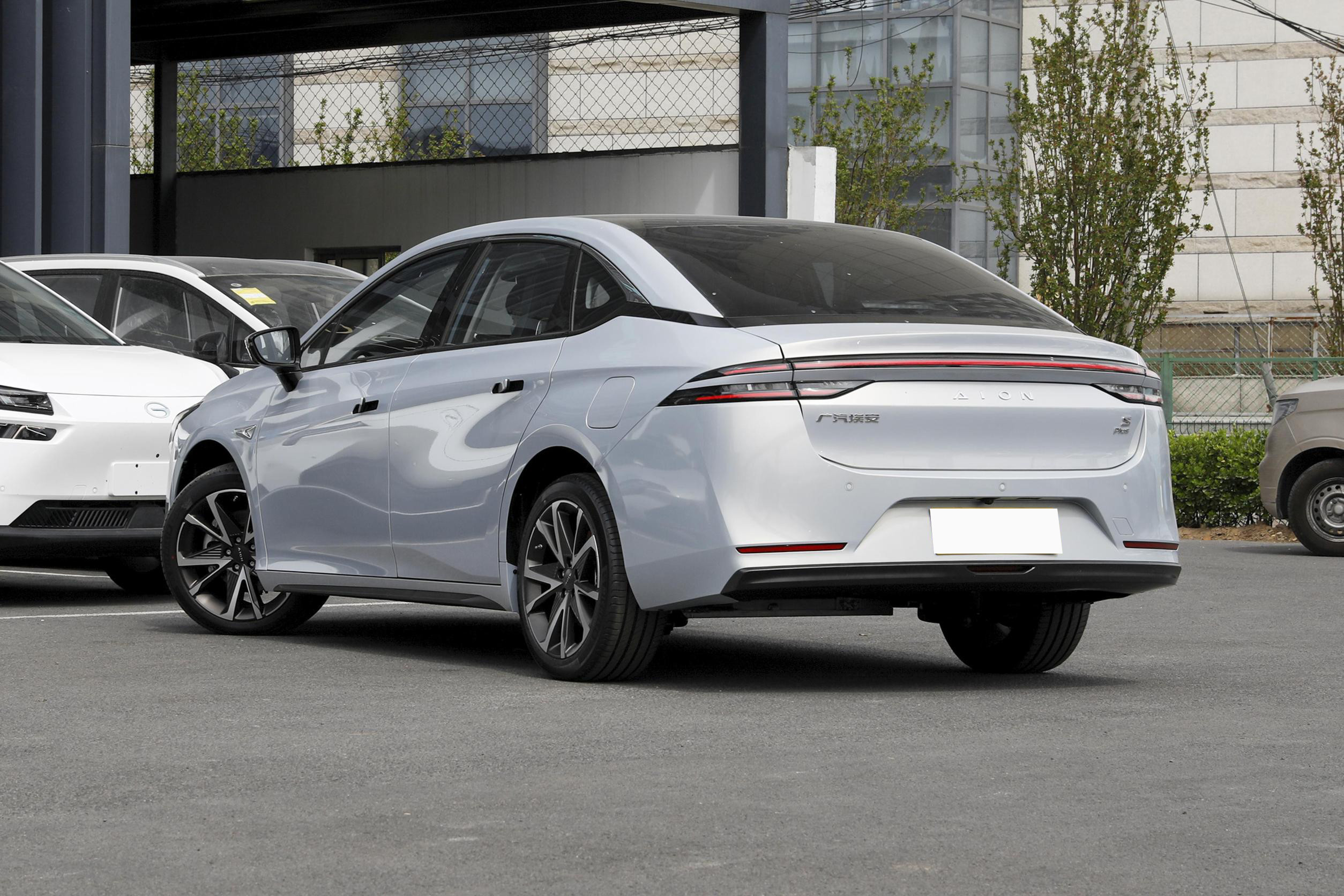 GAC AION S EV Electric Car Left Steering Pure Electric SUV 1008 Km Super Long Range