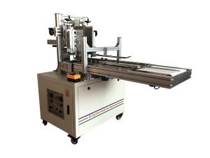 China 3.2 KW 50 Boxes Per Min Hot Melt Glue Sealing Machine For Food Box Package wholesale