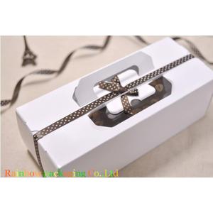 China Clear Window Chocolate Packaging Box Handle Recyclable Matt / Gloss Lamination wholesale