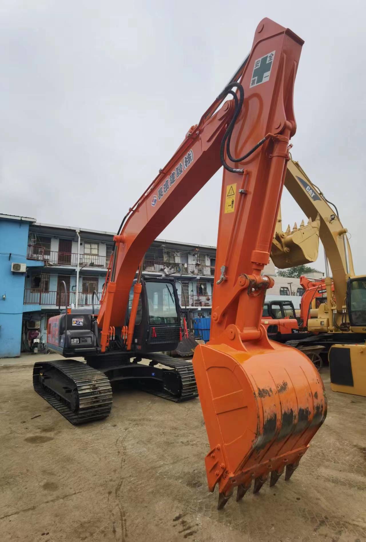 Under 1000 Hours Diesel Hitachi Original Mining Excavator ZX200