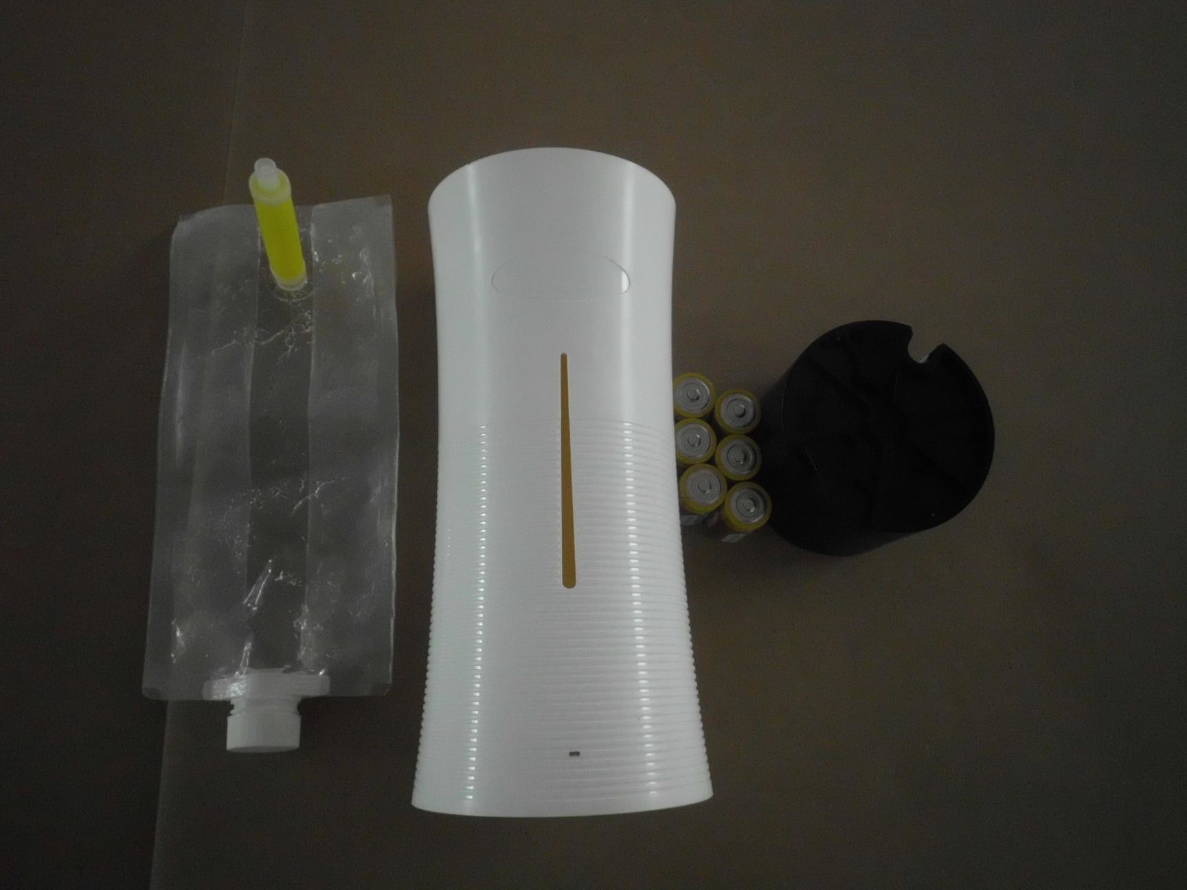 Plastic Touch Free Liquid Soap Dispenser / Electronic Soap Dispenser Wall Mount