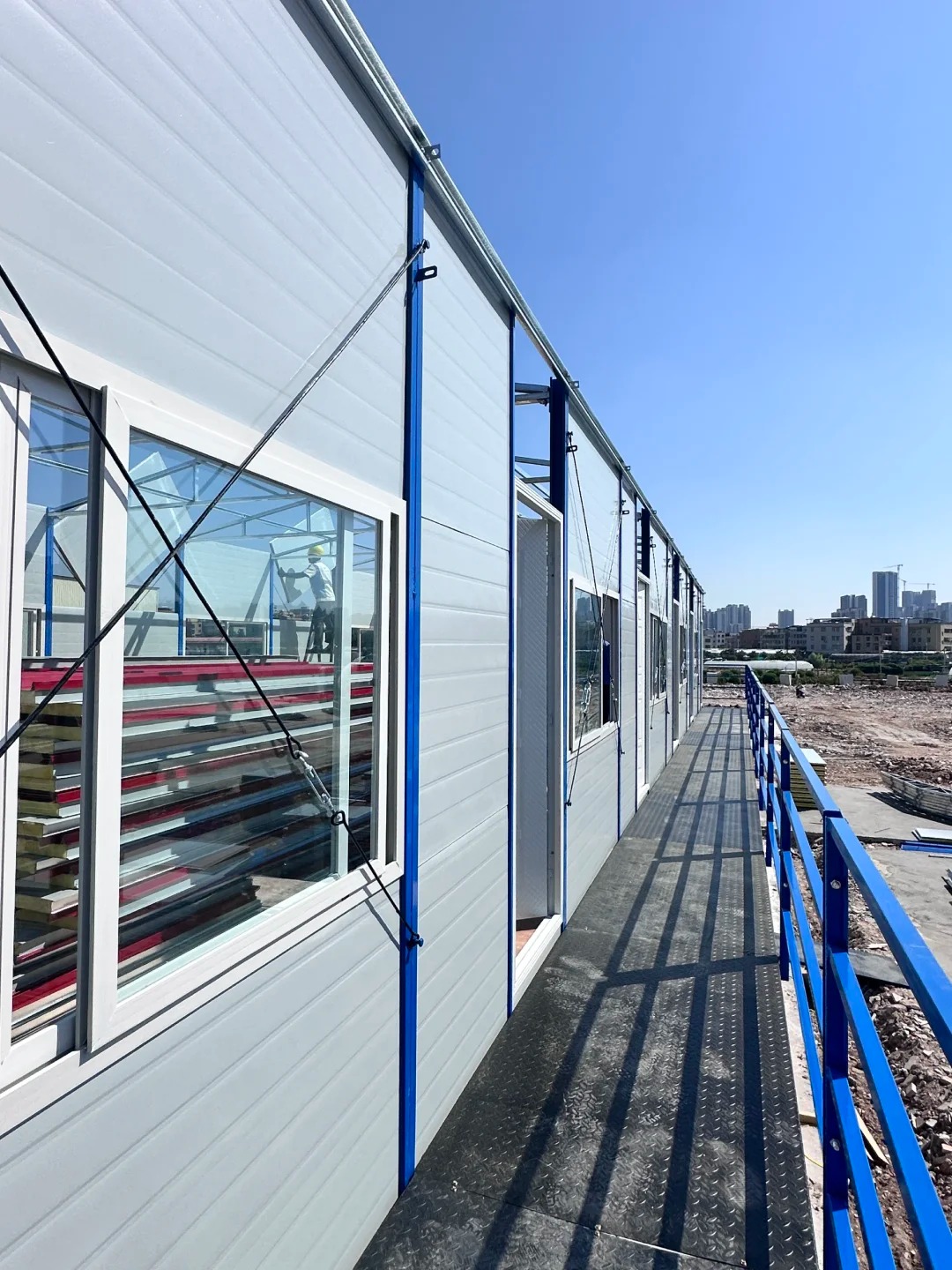 Direct Prefab Hobbit House with Steel Door and Square Design