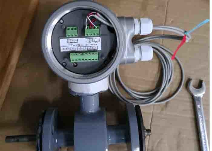 Slurry Electromagnetic Water Meter , Flanged Electromagnetic Flow Sensor 240VAC