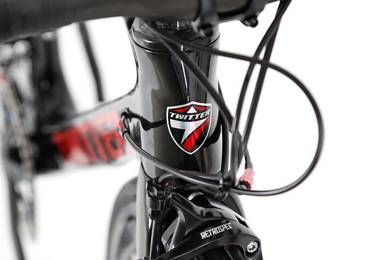 Men's V Brake Carbon Fiber Road Bike with Shimano 105/R7000-22S Derailleur Lever and 22 Speed on Carbon Frame 700c