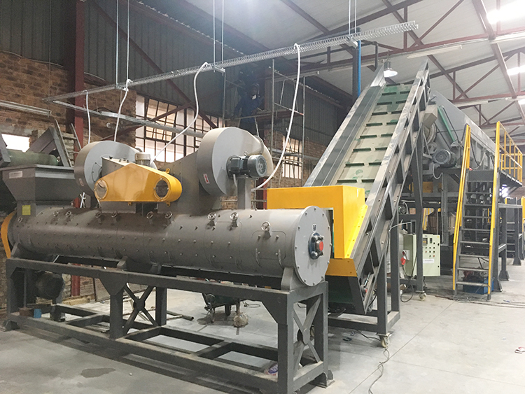 Inverter PET Bottle Label Remover Machine 500-5000kg/H Flakes Washing Line