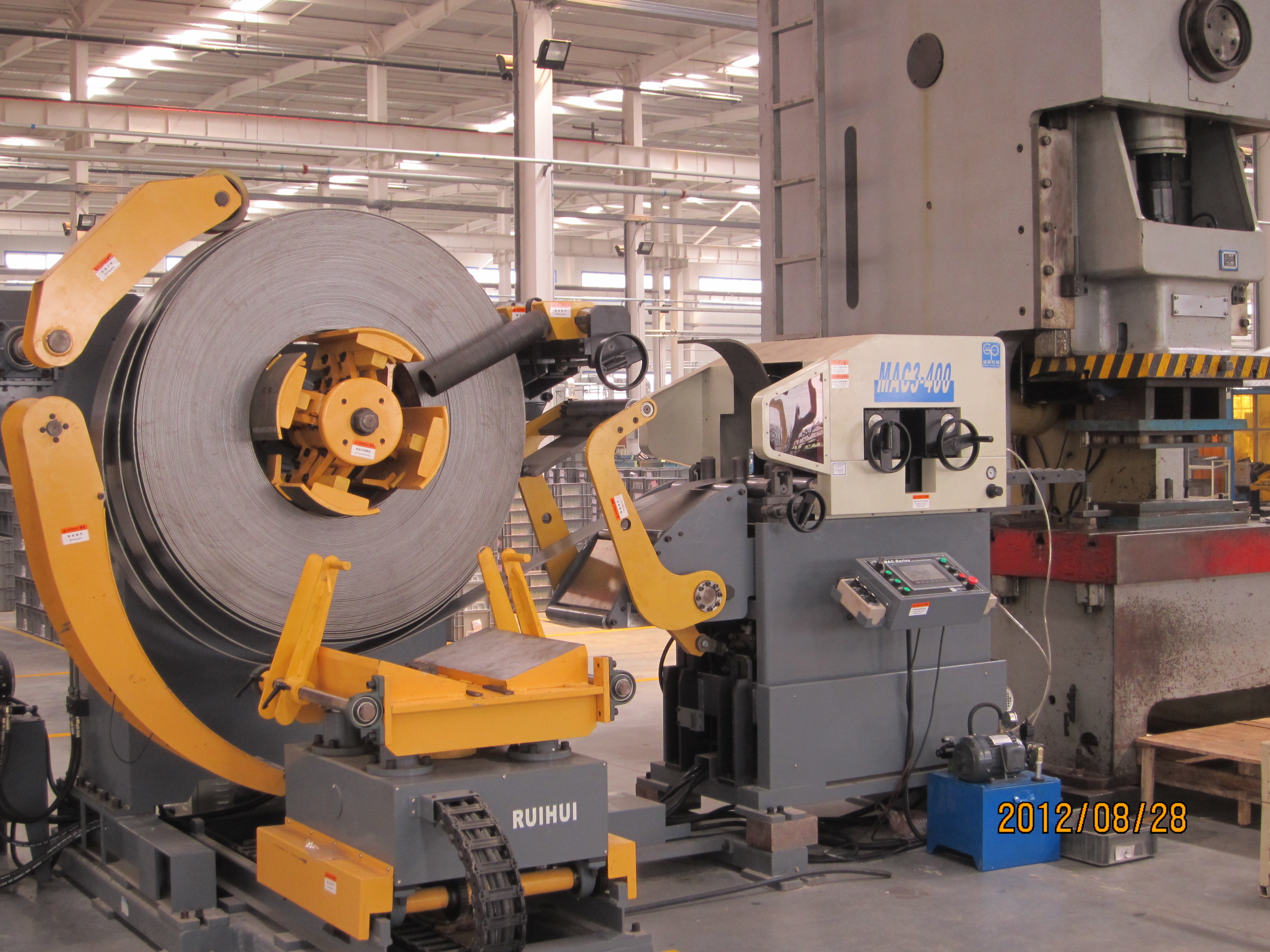 Metal Sheet Stamping Mandrel Expansion Decoiler Straightener Feeder Speed 16~24 M / Min