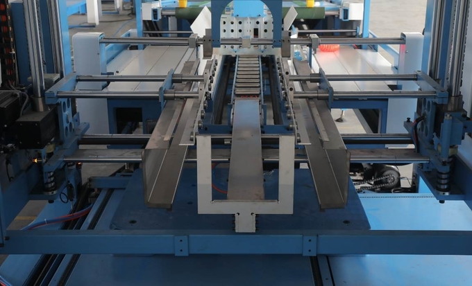 Auto Cartoon Box Flute Paper Laminating Machine With Flip Flop Stacker For Palletizing