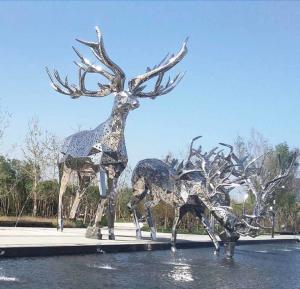 China Contemporary Metal Animal Sculptures Garden Deer Statues For Public Decoration wholesale
