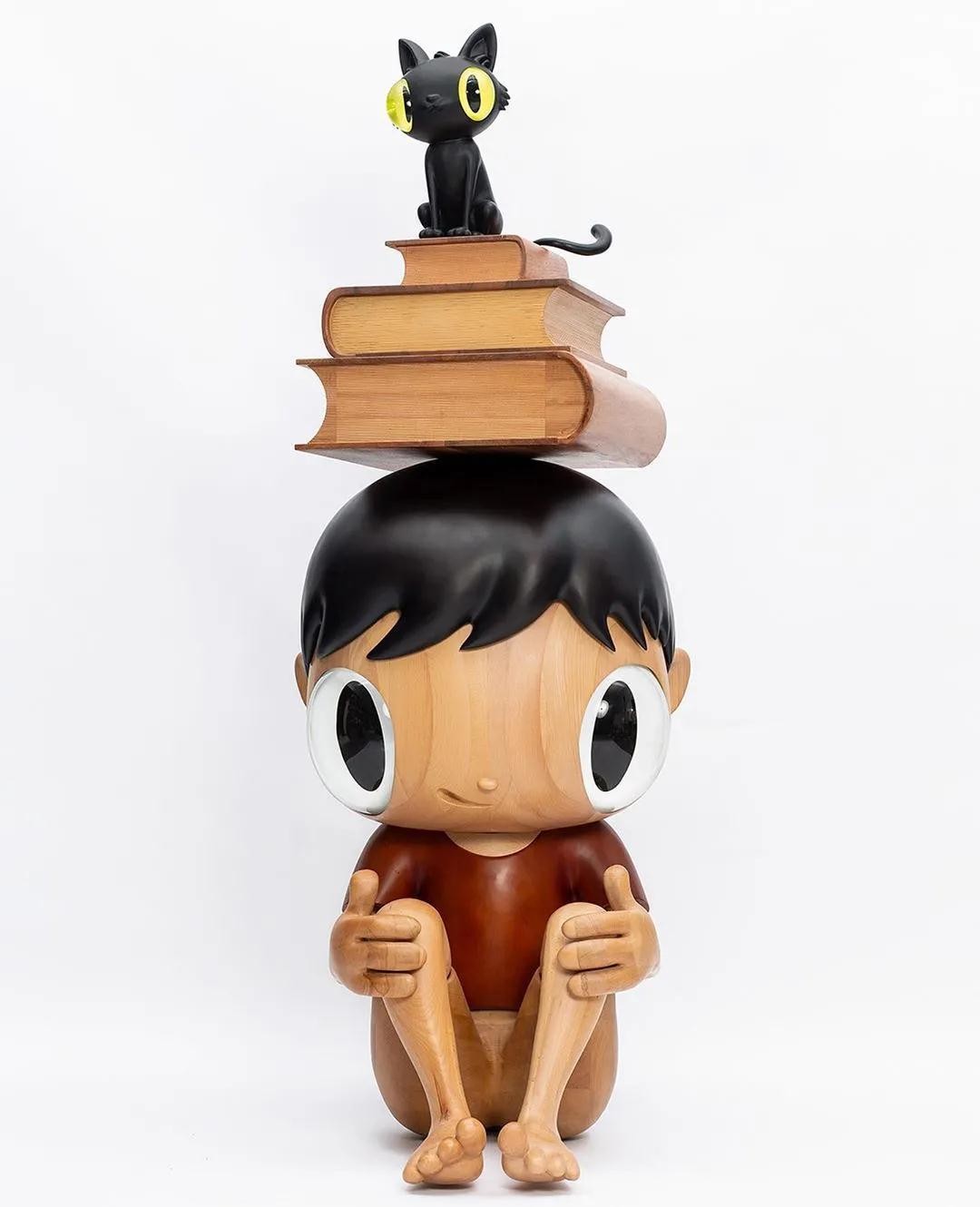 OEM Wooden Art Gallery Sculpture