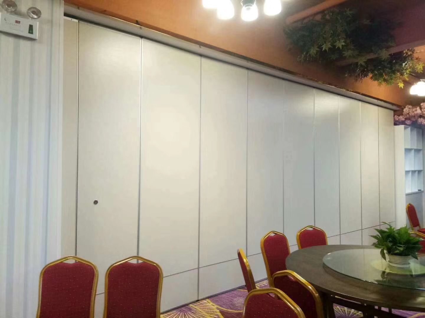 Sound Absorption Operable Acoustic Mobile Partition Wall For Banquet Hall