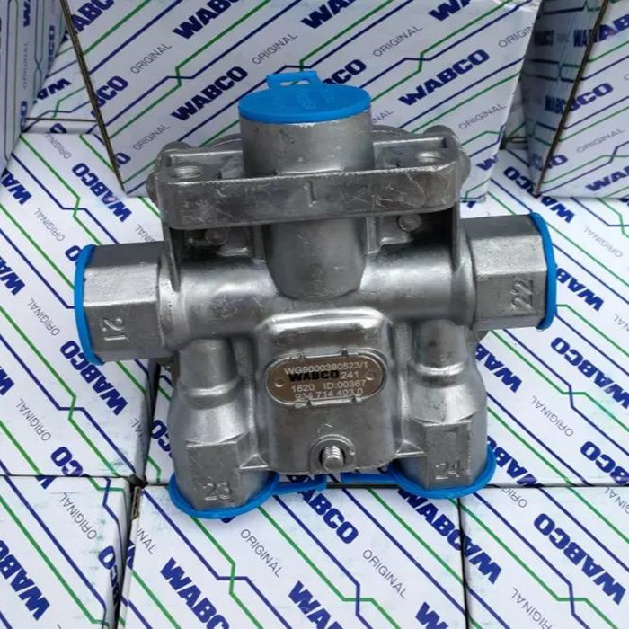 Wholesale OEM Original Quality SINOTRUK HOWO Spare Parts WG9000360523 Four Circuit Protection Valve