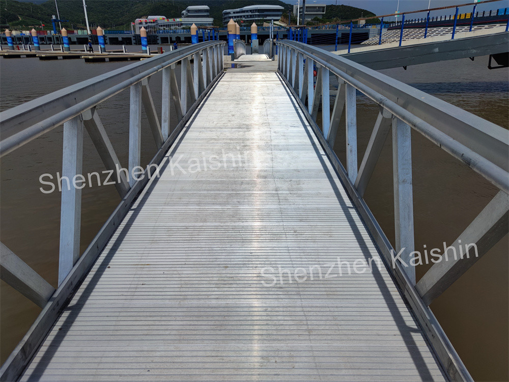 High-Quality Marine Aluminum Gangways Ramps For Floating Dock Pontoon With Bolts And Nuts Accessories