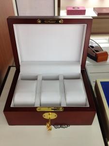 China Hot Sales wooden watch Display Case wholesale