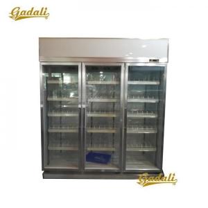 China 1600L 3 Doors Showcase Beverage Cooler With 3 Wheels wholesale