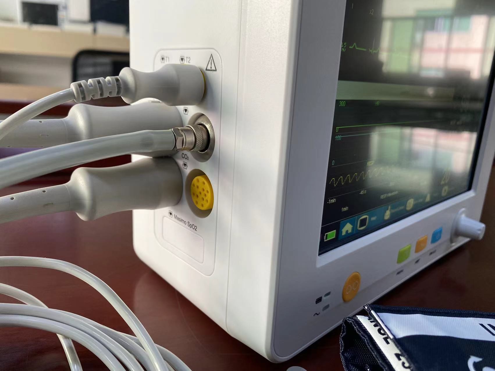 General Ward Clinic Portable Patient Monitor With EtCO2 ECG SPO2 NIBP Temp Measurement
