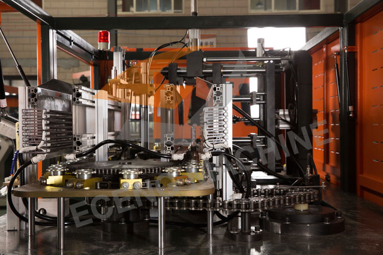 2700 Pcs/H Automatic PET Blowing Machine