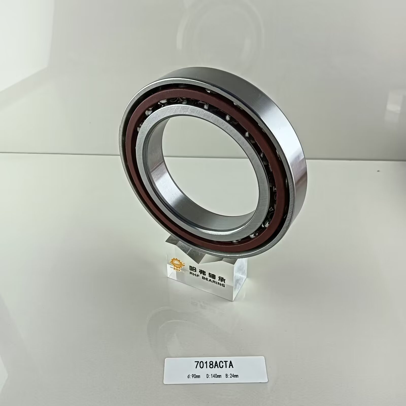 46118 Single Row 90*140*24mm Angular Contact Ball Bearing 7018AC with Radial Bearing