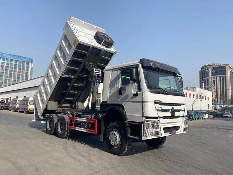 10 Wheel Sinotruk Howo 6x4 Tipper Truck 20CBM Capacity Howo Dump Truck LHD Drive