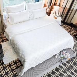 China 100% cotton hotel and home luxury bedding sets white jacquard hotel cotton comforter set bed sheet wholesale