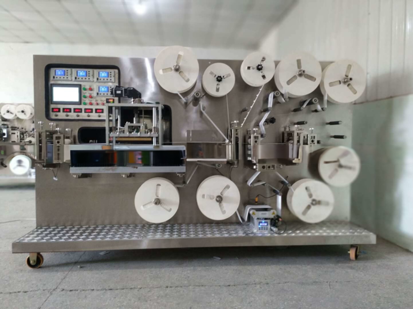 KR-QZD-II Steril Wound Patch Packaging Machine for PU Non Woven Fabric Dressings 1800kg