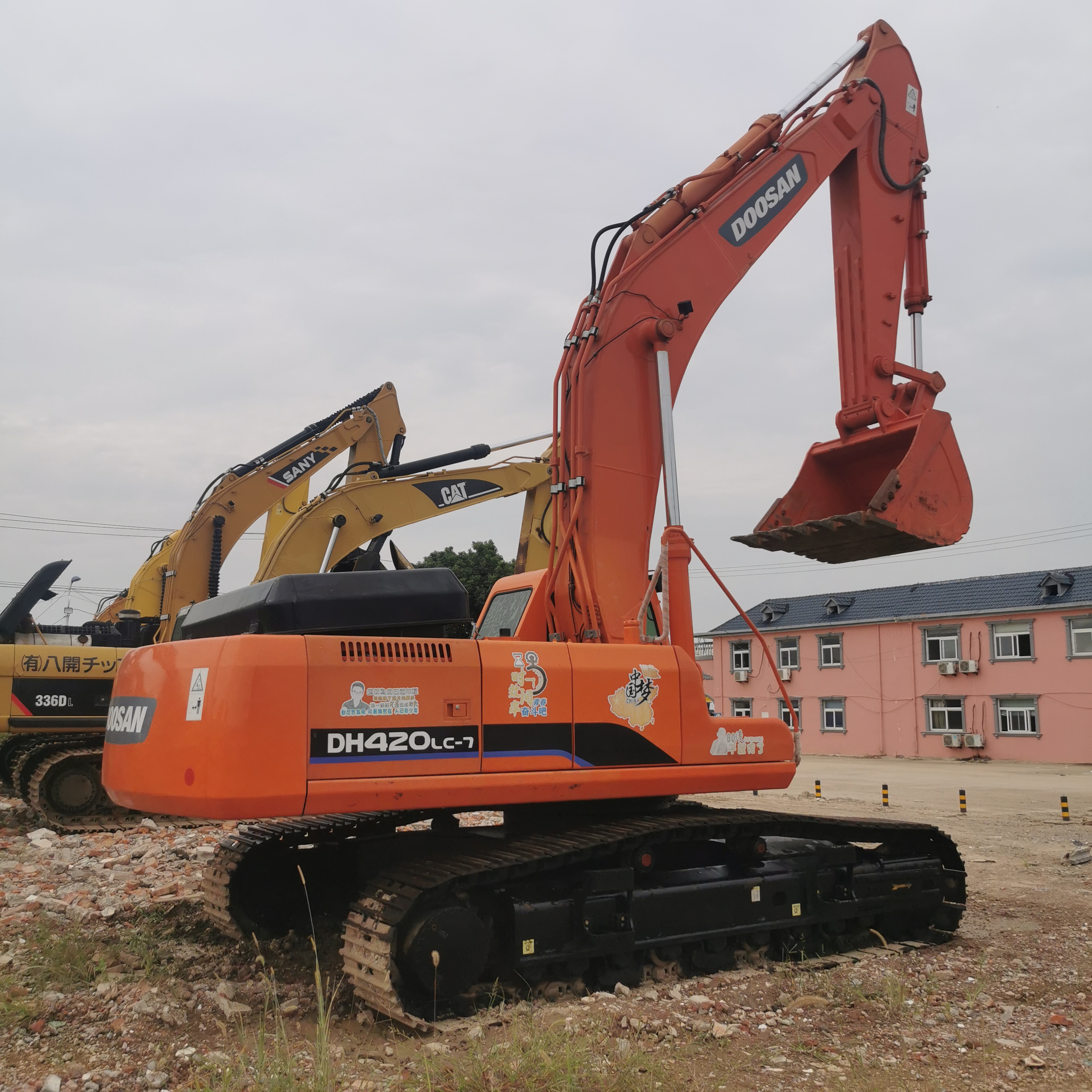 Low Working Hours Doosan DH420LC-7 Excavator with 218KW Power and 1.9m3 Bucket Capacity