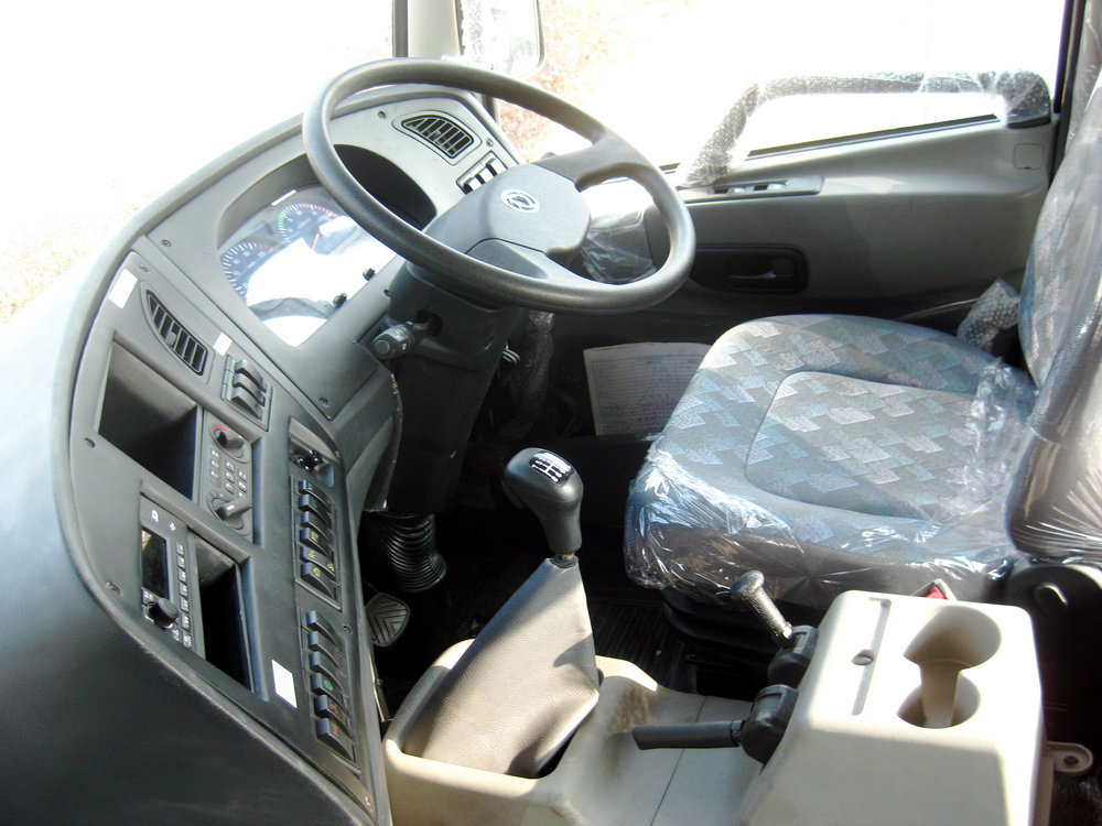 Euro3 375HP DONGFENG Cummins RHD Camión EQ1250AY 6x4 Cargo Truck