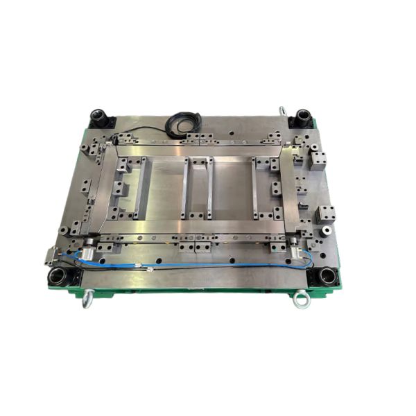 SGCC 1500mm Metal Stamping Tooling Sheet Metal Progressive Die For Refrigerator Door Panel