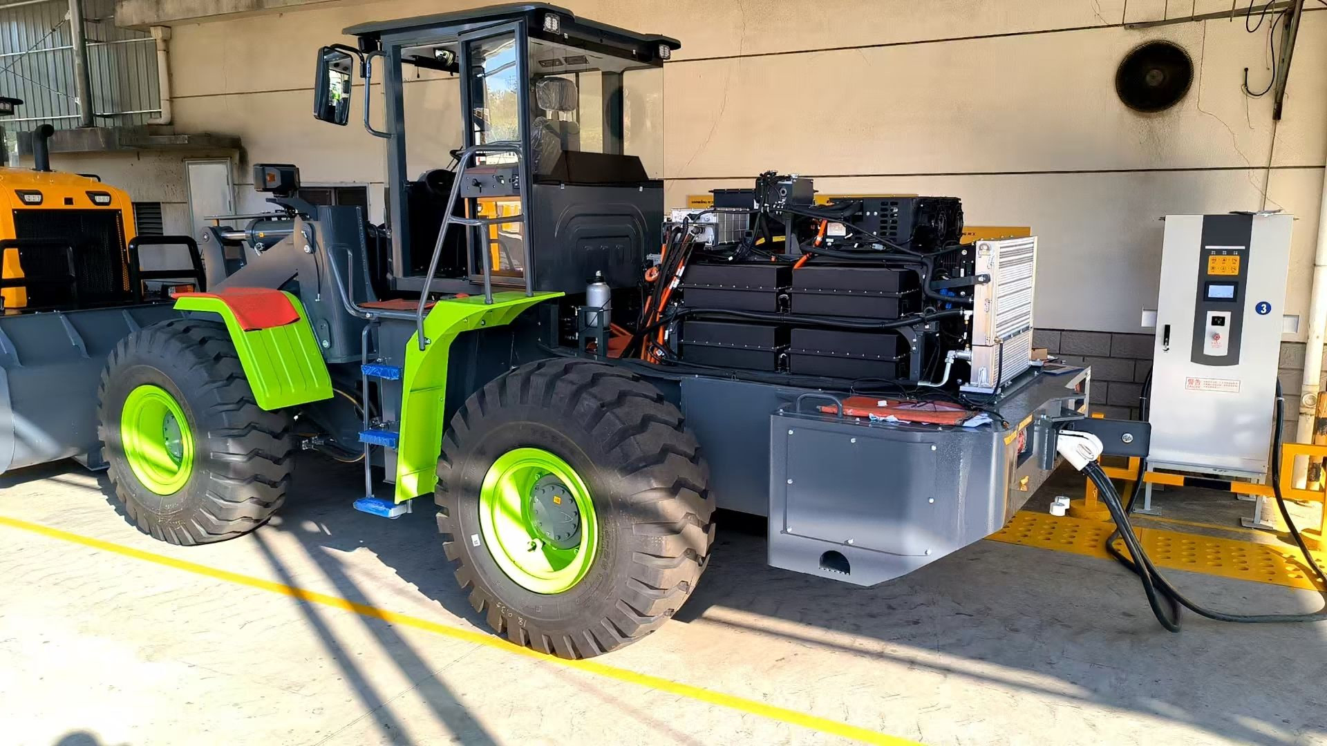 Customized Max Charge Current 200kWh Heavy Duty Lithium Batteries for Yellow Iron Equipment High Energy Density