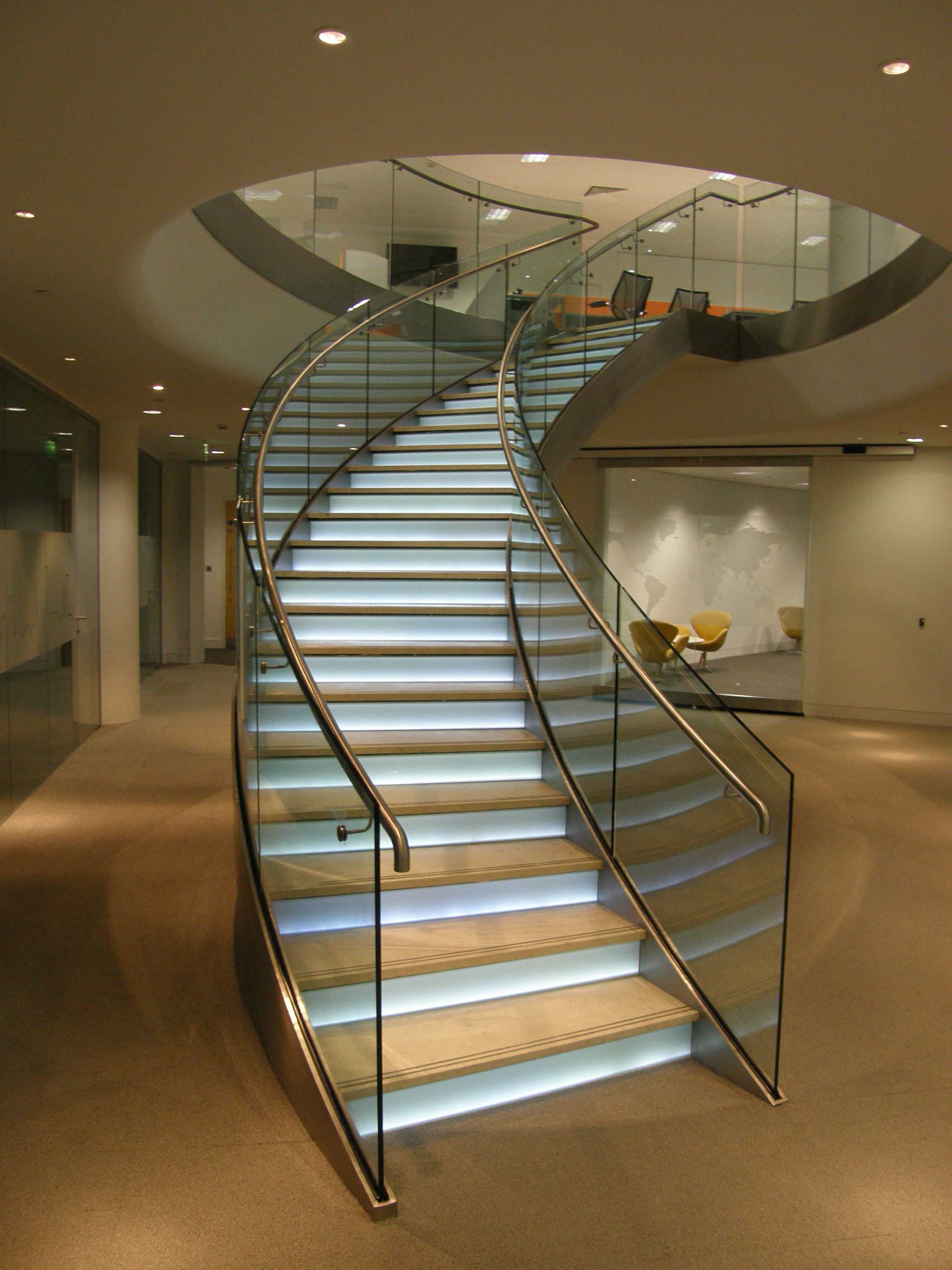 Hotel Curved Clear Tempered Glass Panels for Shopping Mall Building 3mm-12mm Thickness