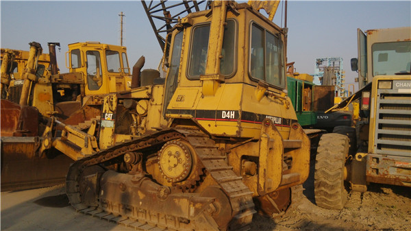Used CAT bulldozer D4H orignal made USA